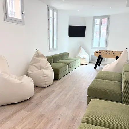 Backpackers Hostel *