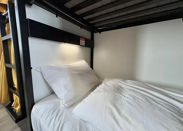 Backpackers * Lourdes